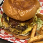 SINGLE SMASH BURGER WITH CHEESE